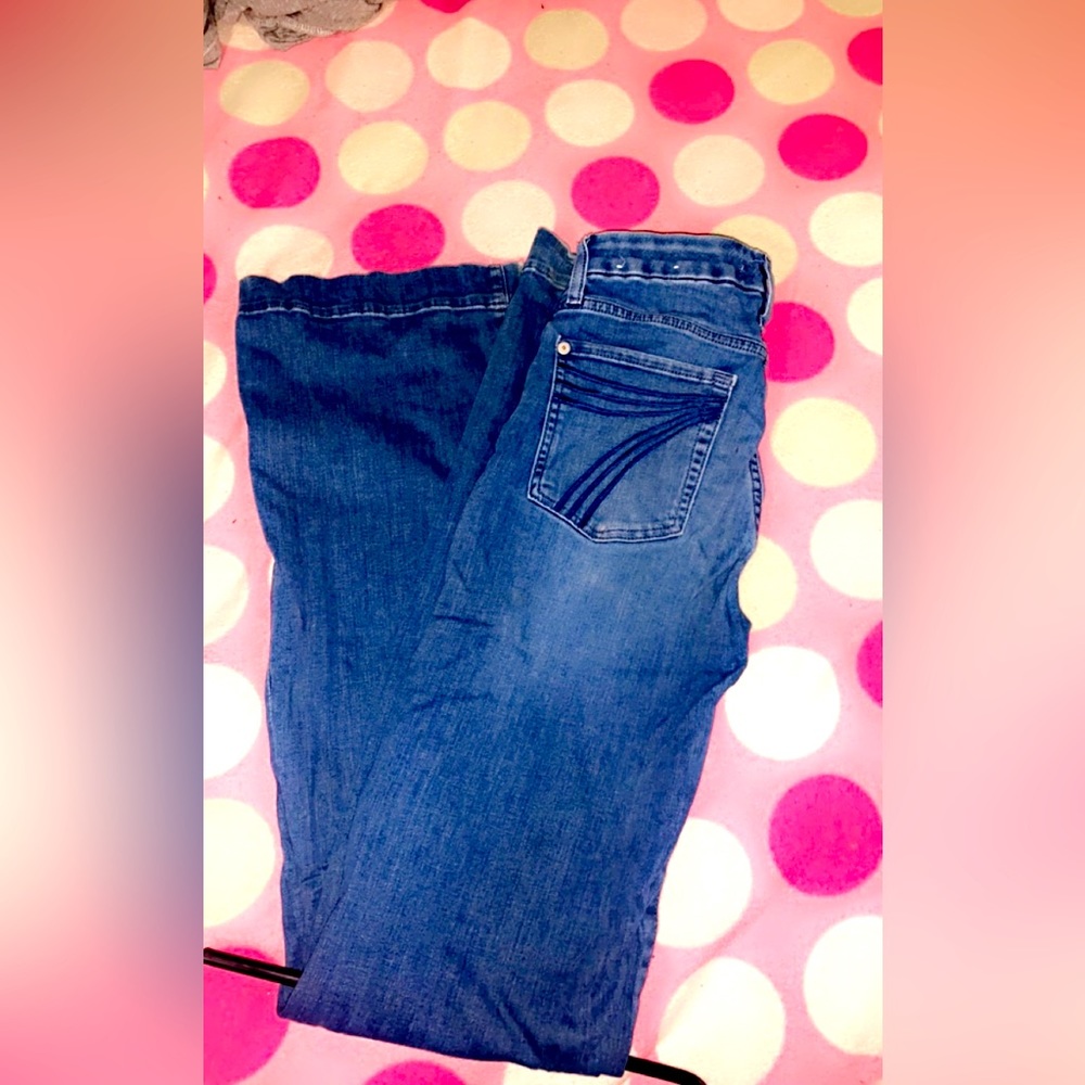 7 dojo’s Blair flare